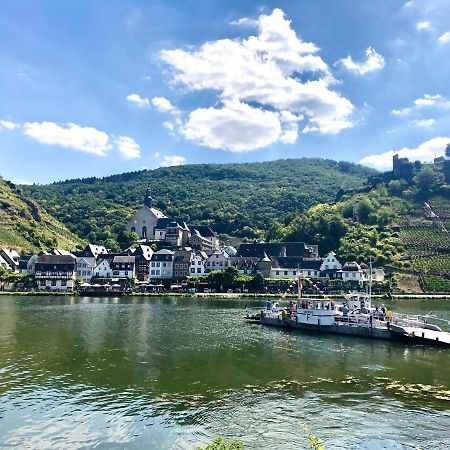 Apartamento Haus Am Ufer Mit Rheinpanoramablick Coblenza Exterior foto