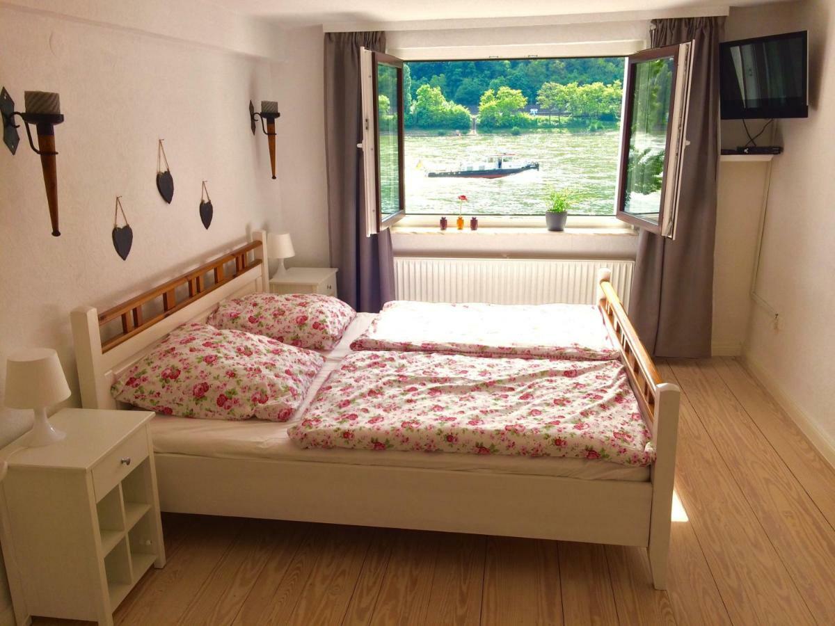 Apartamento Haus Am Ufer Mit Rheinpanoramablick Coblenza Exterior foto