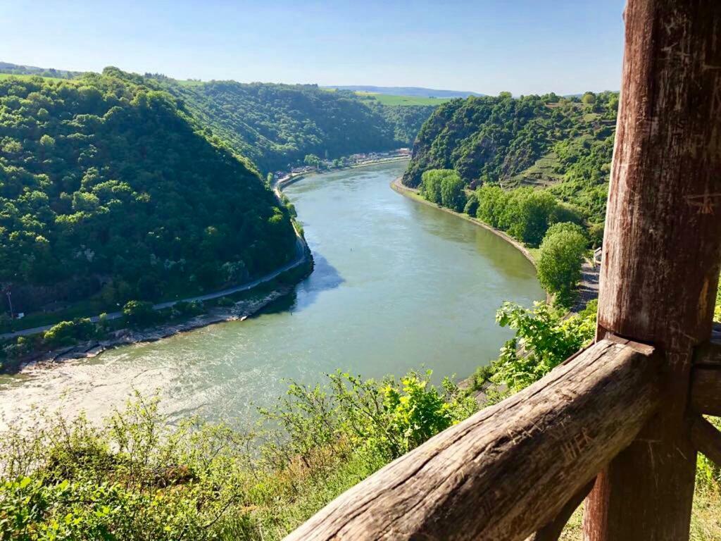 Apartamento Haus Am Ufer Mit Rheinpanoramablick Coblenza Exterior foto