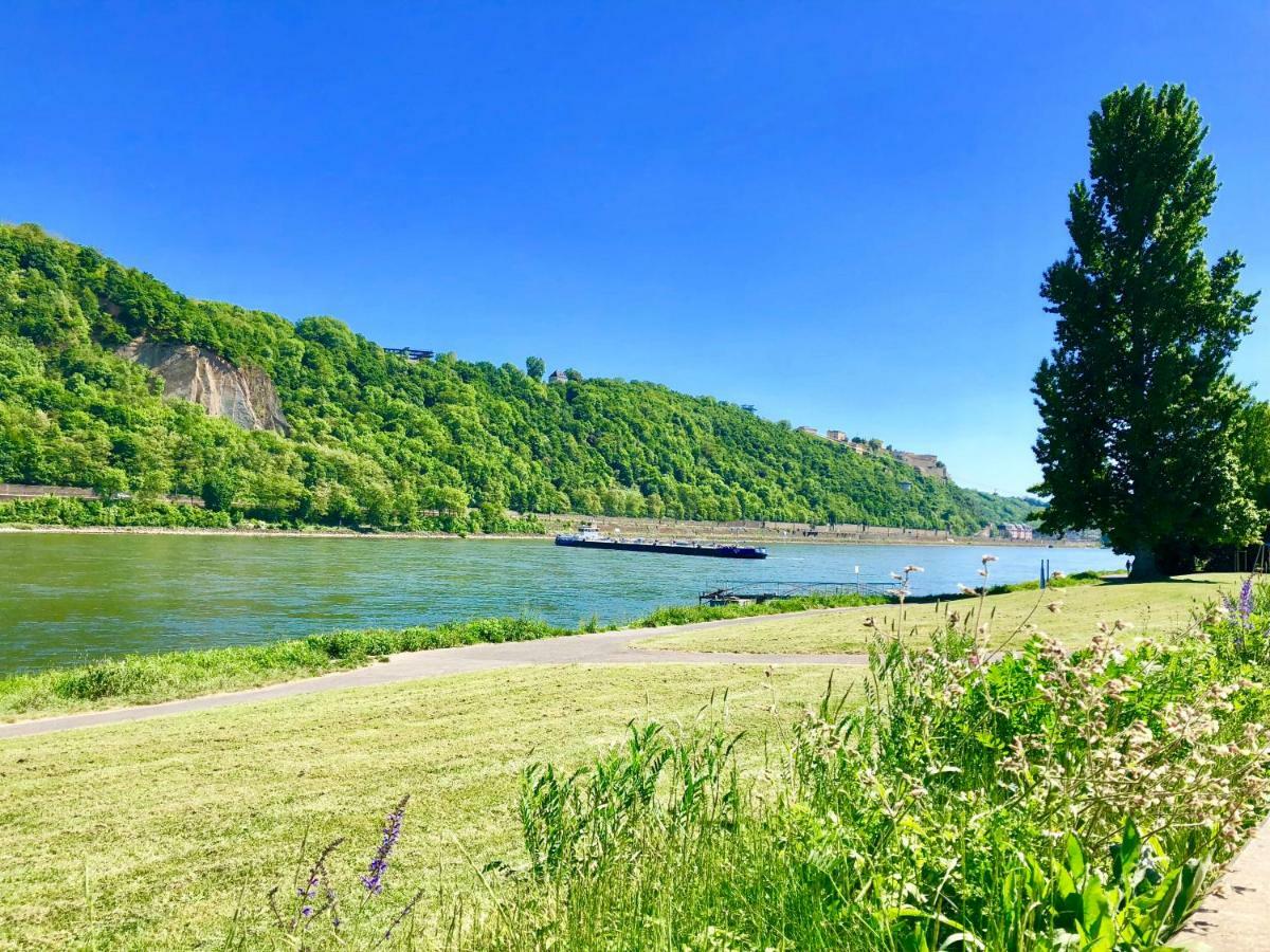 Apartamento Haus Am Ufer Mit Rheinpanoramablick Coblenza Exterior foto